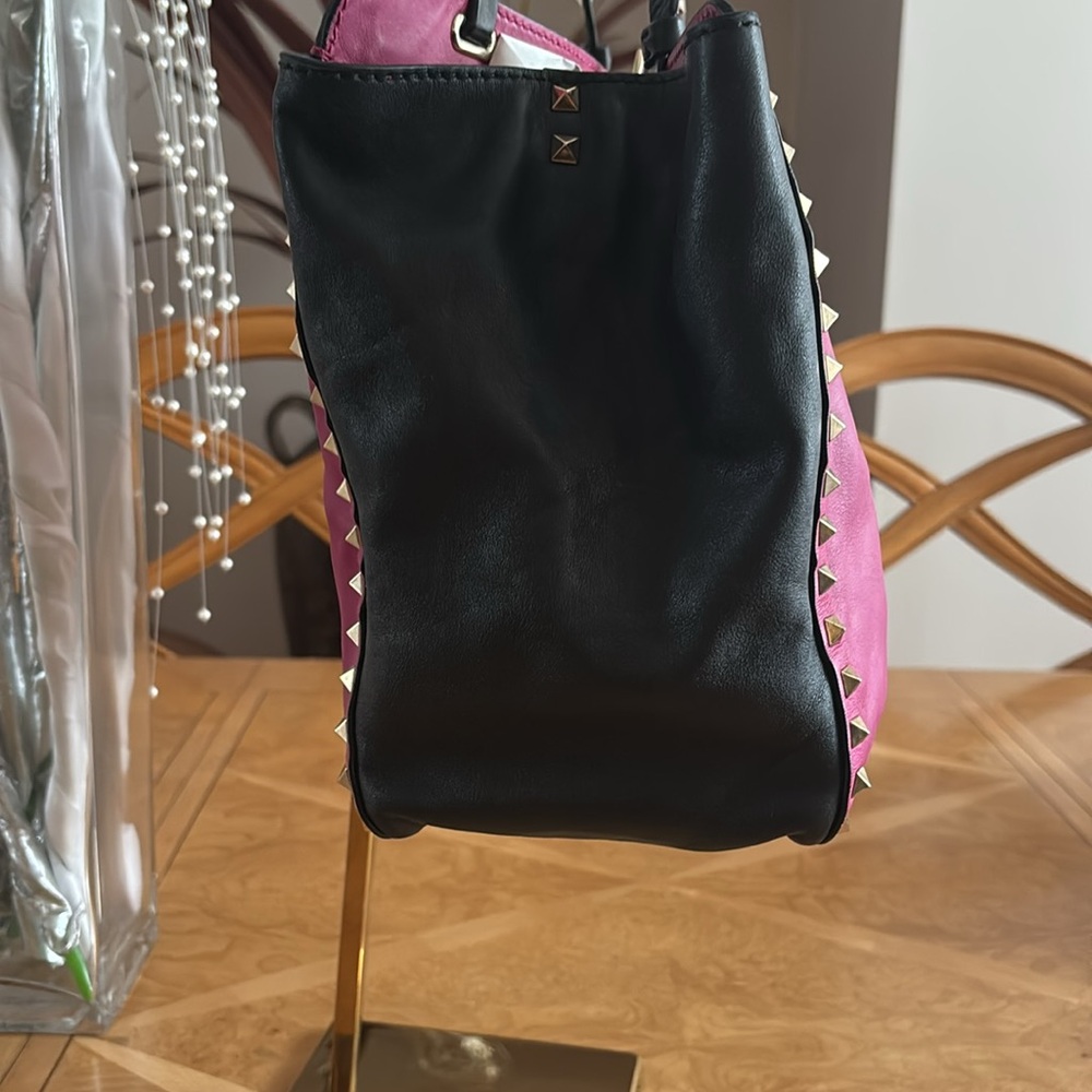 EUC Valentino Garavani Fuschia/Black Studded $1299 - Picture 5 of 13